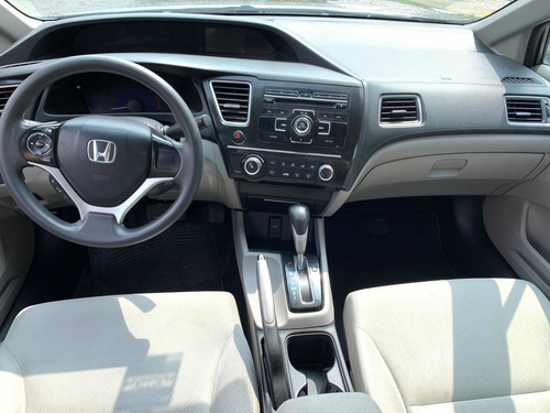 Imagen 11 de 14 de Honda Civic 2013 1.8 Lx Sedan . At