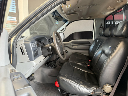 Ford F-250 XLT 4x2 3.9 (Cab Dupla)