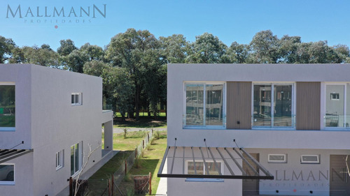 Town House En Alquiler La Calesa, Pilara | Mallmann Propiedades