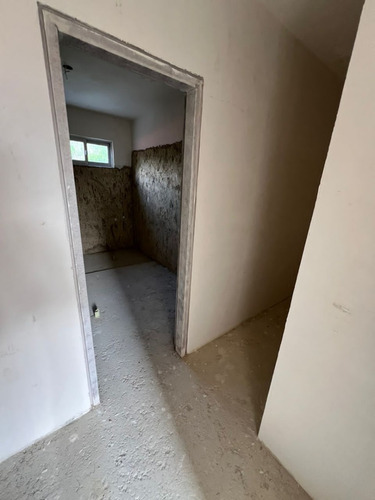 Townhouse En Urb. Colinas Del Rocío Cod. Indith-264