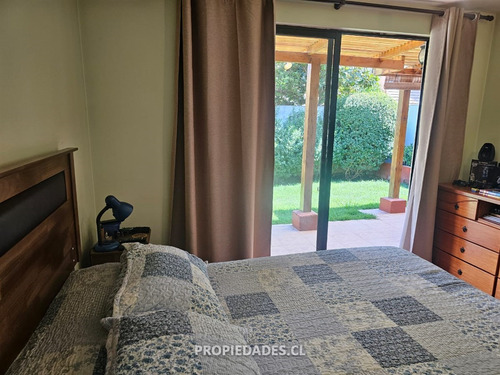 Casa En Venta De 4 Dorm. En Maipú