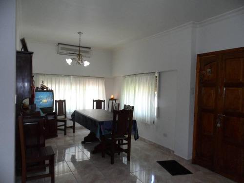 Imagen 2 de 16 de Chalet - 4 Ambientes - Castelar - Parque Sayago - Apta Credi
