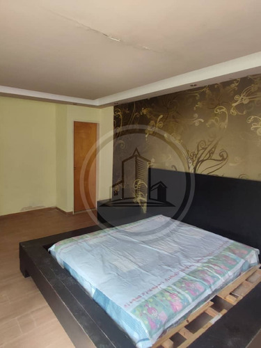 En Venta Casa Con Amplia Estructura Ubicada En La Parroquia Casanova Godoy, Sector Barrio Lourdes 03js