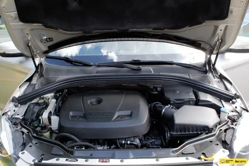 Volvo XC60 2.0 T5 Momentum