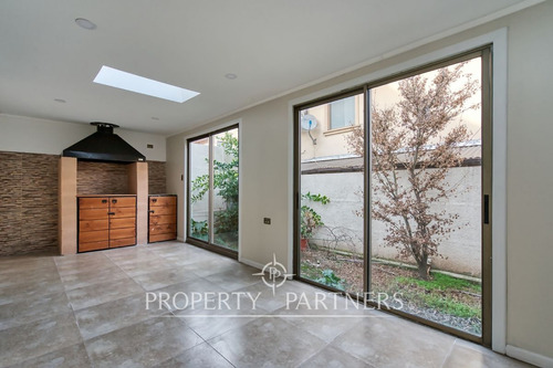 Oportunidad !! Venta De Casa En Condominio. Secto...