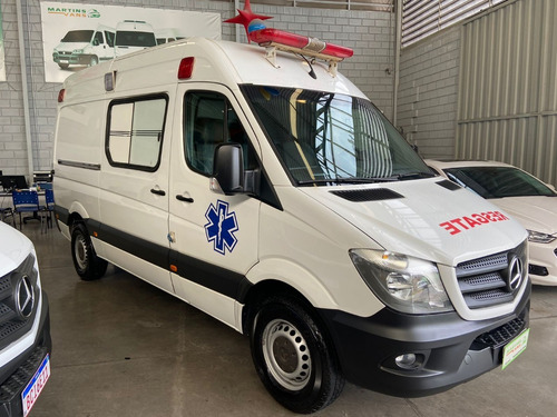 Imagem 2 de 11 de Sprinter 415 2018 Ambulância Com 129 Mil Km