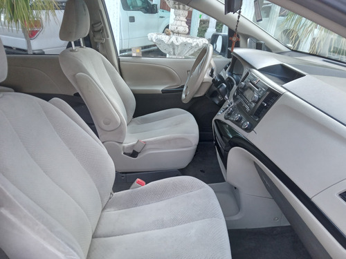 Toyota Sienna 3.5 Le At