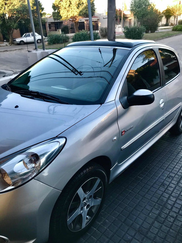 Peugeot 207 2012 1.4 Quiksilver 75cv