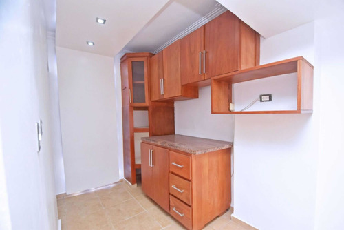 Imagen 5 de 27 de Vendo Cacicazgo Piso 7 Vista Al Mar Tres Hab Con Su Baño Dos