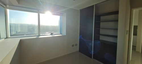 Imagen 12 de 22 de Piso Torre Vip Alto De Villasol - 5 Dorm - Balcón C/asador Amenities