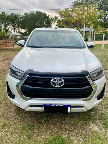 Toyota Hilux 2.7 D.cab. Srv 4x4