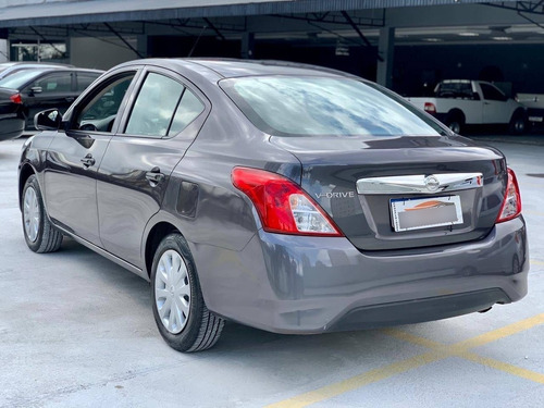Imagem 4 de 12 de Nissan Versa 1.0 12v Flex V-drive Manual