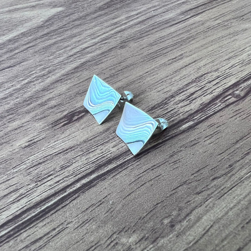 Arete Broquel Cuadro Liso De Plata .925 Agálea Mujer