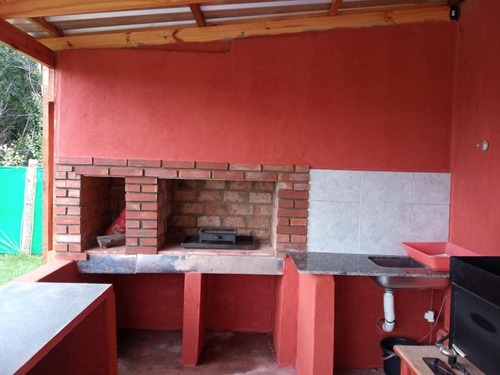 Casa En Venta - 2 Dormitorios 1 Baño - Cochera - 1.400mts2 - Mar Del Tuyú
