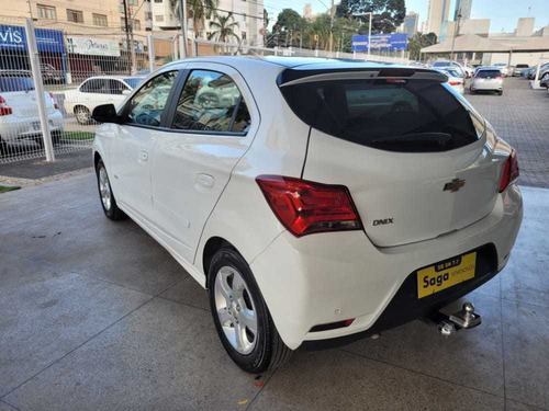 Imagem 4 de 11 de Chevrolet Onix 1.4 Lt Spe/4