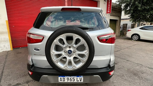 Imagen 11 de 25 de Ford Ecosport Titanium 2019 / Caja Manual / Cuero