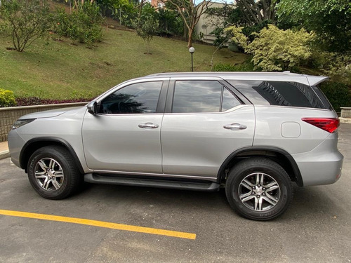 Toyota Fortuner 2019 2.7l Mid