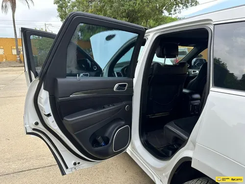 Jeep Grand Cherokee 6.4 Srt8