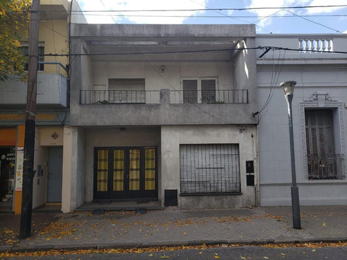 Imagen 1 de 19 de Casa Venta 3 Dormitorios - Azcuenaga - Refaccionar.