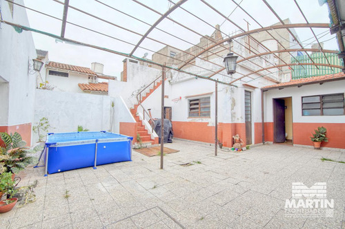 Casa De 4 Ambientes En Martínez Con Cochera Jardín Terraza Y Playroom.