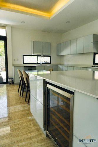 Imagen 8 de 19 de Residencia En Venta 5 Recámaras En Yucatán Country Club-oportunidad-yucatán Country Club