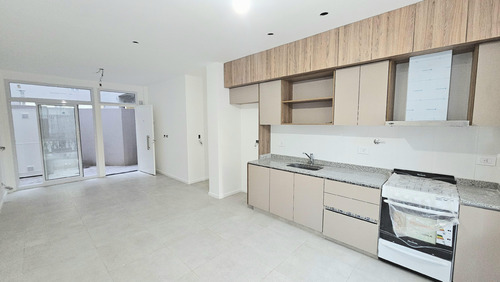 Departamento Ph En Venta En Capital Federal, Buenos Aires, Argentina