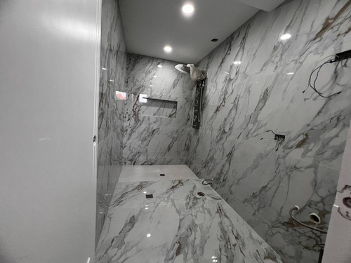 Inmueble De Lujo En La Isla De Margarita, Paraíso I, Pampatar. Casa En Obra Blanca