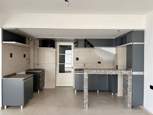 Casa En Venta, 3 Dormitorios, Zona Centro