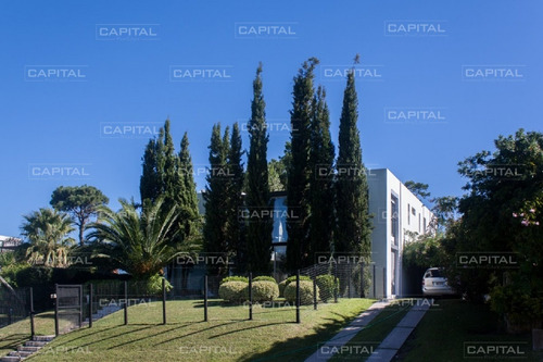 Moderna Casa Playa Mansa - Punta Del Este - 5 Dorm.- Ref: 25132