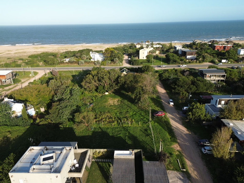 Gran Terreno En El Chorro A 1 Cuadra De La Playa (ref: Bpv-9857)