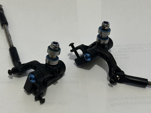 Links Hub Cubo Rolam. Dianteiro Automodelo Traxxas Jato 5532 (Usado)