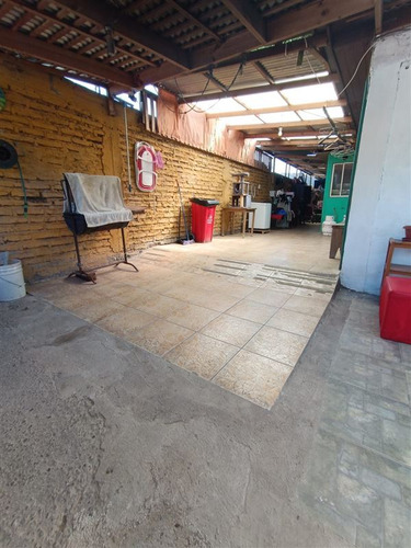 Casa En Venta De 5 Dorm. En Lo Prado