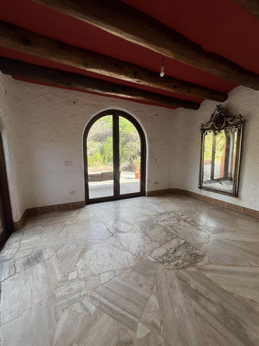 Casa Principal+taller Vista,quincho,piscina,jardin 2,4 H