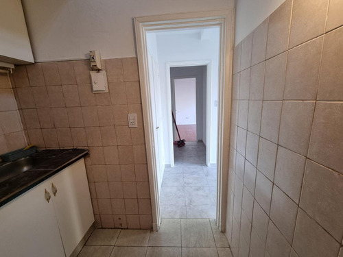 Imagen 6 de 17 de Oportunidad!! Venta Departamento De 2 Ambientes C/terraza Y Parrilla. Almagro