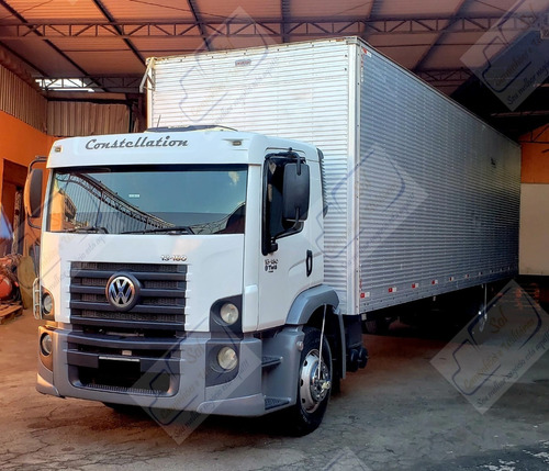 Imagem 3 de 13 de Vw 13.180 4x2 Constellation - 2011 (baú Com 10,50 Metros)