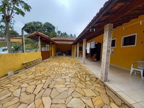 300 M², Casa Com 03 Dormitórios, Espaço Gourmet E Piscina !!