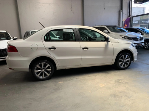 Volkswagen Voyage 1.0 12V MPI TOTALFLEX 4P MANUAL