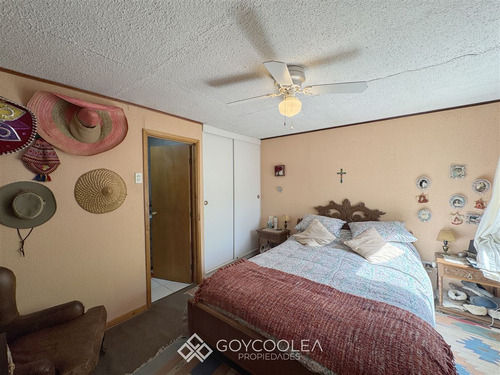 Casa En Venta De 4 Dorm. En Las Cabras