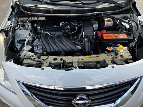 Imagem 10 de 15 de Nissan Versa 1.6 Flex 16v Manual