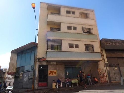 Imagen 15 de 15 de En Venta Edificio De Tres Niveles - Parroquia Santa Rosalia