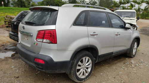Imagem 2 de 5 de Sucata Kia Sorento 2.4 16v 4cc 2012 Prata