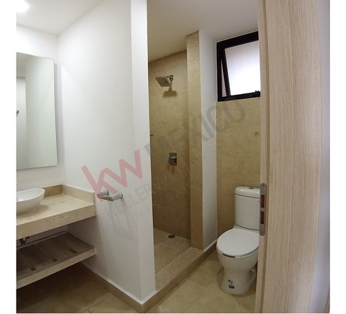 Departamento En Venta En Segundo Piso En Playa Del Carmen Con Excelentes Amenidades