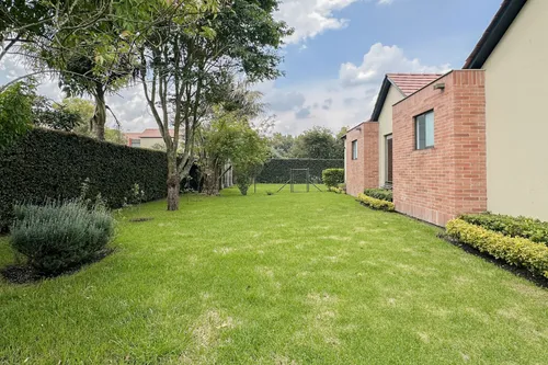 Casa En Arriendo/venta En Guaymaral. Cod V7309