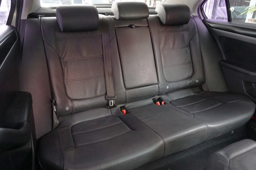 Imagen 16 de 16 de Volkswagen Vento 2.5 2011