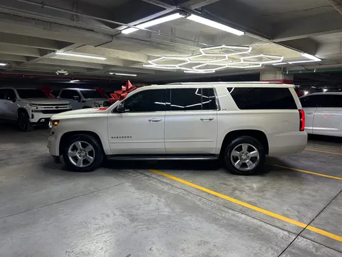 Chevrolet Suburban 5.3 Ltz V8 4wd 2da Cubo At