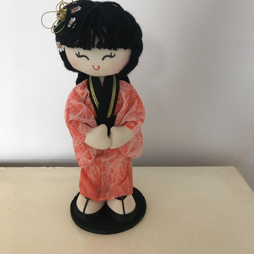 Boneca Japonesa Em Tecido Com Kimono (Usado)
