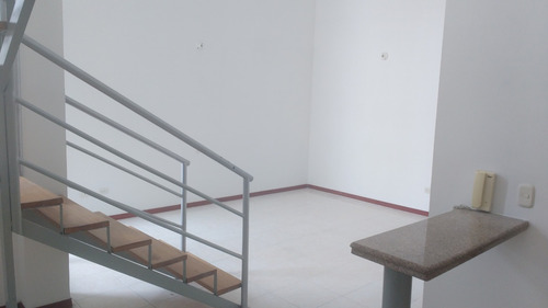 Imagen 4 de 14 de Se Vende Penthouse Duplex Ed San Lorenzo Pereira
