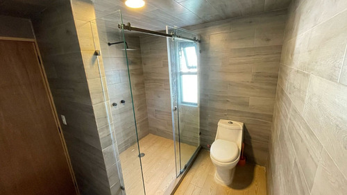 Casa Moderna Nueva En Venta, De Tres Niveles, En Hacienda Barbabosa, A 5 Min De C.u. Y De La Estación Del Tren, A 15 Min Del Centro De Toluca Y De Metepec