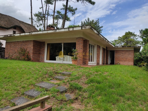 Venta De Casa En Pinares , Punta Del Este 2 Dormitorios - Ref: 4234