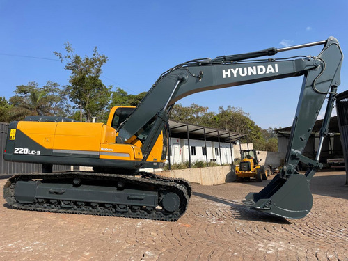 Escavadeira Hiunday Lc220 - 2018( 3unid.cada 375.000.00